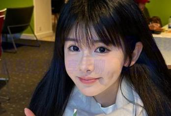 17吃瓜中心网，是该分享脑洞还是分享无聊，纠结中…