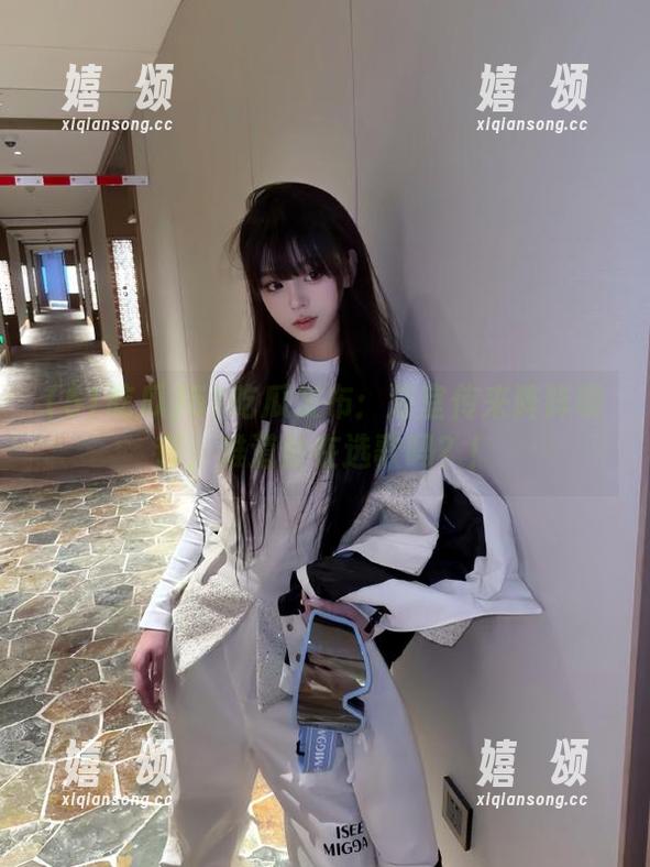 51吃瓜 51吃瓜发布:浴室传来阵阵嗓音,难道他在选歌吗?!