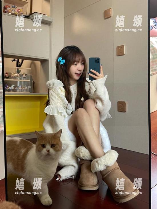 718.sx 观看718.sx时,突然觉得自己就像在吃瓜的现场直播,时刻保持八卦状态。