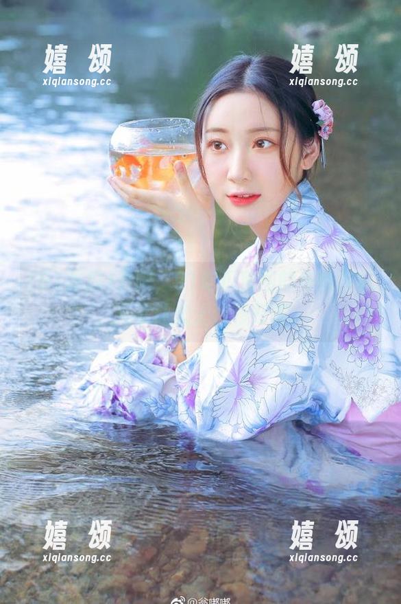 91吃瓜 看吧,91吃瓜官网的在线内容,几乎让人无法移开眼。