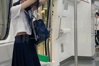 小心，走进zztt155.ccm“入口”，黑料一波接一波，眼花缭乱！