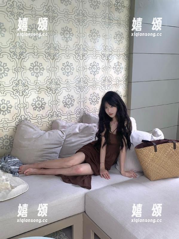 zztt 每天在zztt21,一边听歌一边分享莫名的吃瓜灵感。