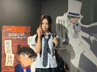 “五一吃瓜”网站网页版，瞥一眼就想滑下去，没完没了的瓜哦