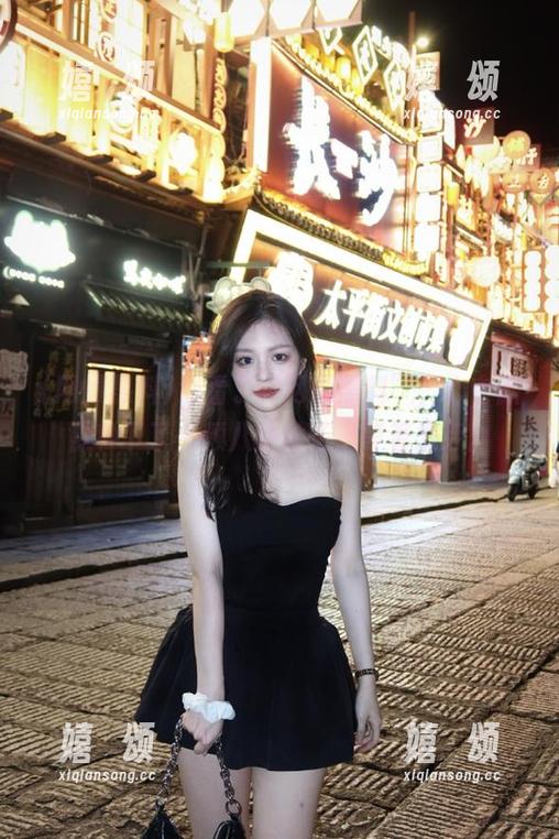 网爆黑料 观看了“网爆黑料”,心中默默种下了一颗八卦种子,等着发芽。