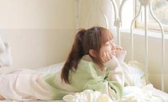 试着从“黑料不重样zzzttt”网页学点什么，却只学会了怎么继续吃瓜。