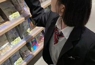 黑料吃瓜网更新后，国产网红们的真实面目竟然暴露得如此直白，太好玩了！