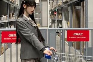 “黑料头条”官网：不跟风只跟料，下次就写你的午餐！