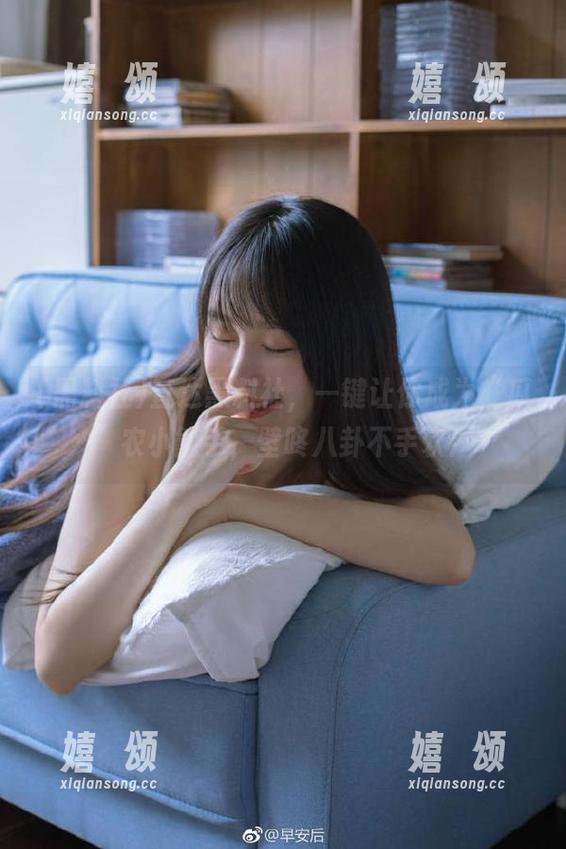 黑料社 直达黑料社,一键让你成为“瓜”农小能手,壁咚八卦不手软!