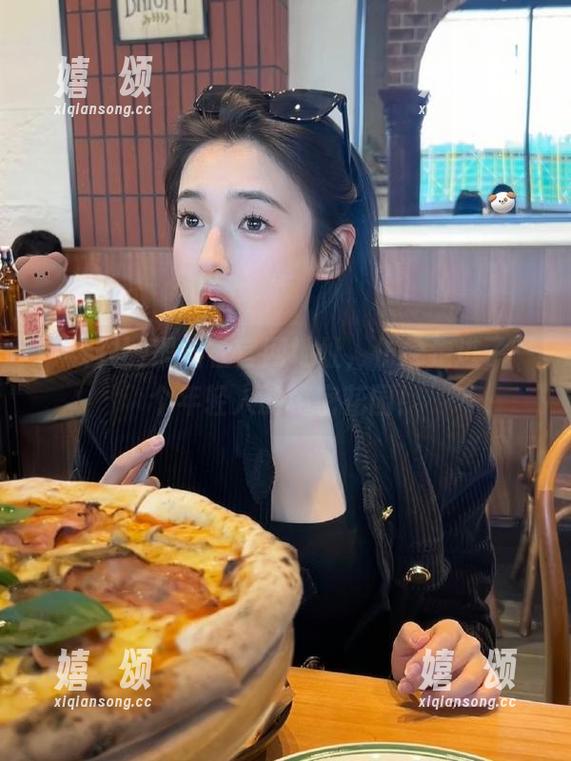 黑料社官网地址，仿佛走进了一个年轻人的秘密花园！